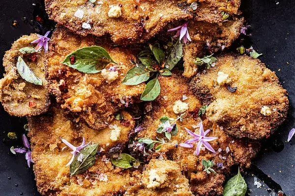 طرز تهیه قارچ صدفی سوخاری ترد و طلایی؛ آموزش سرخ کردن در روغن و سرخ‌کن بدون روغن