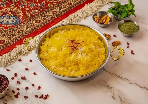 طرز تهیه پلو زردچوبه؛ برنج زرد خوش‌رنگ و دانه‌دانه