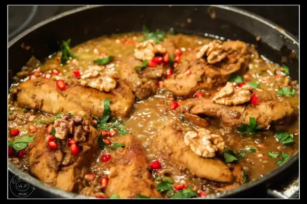 طرز تهیه مرغ ترش شمالی با رب انار و گردو | دستور ساده و خوشمزه