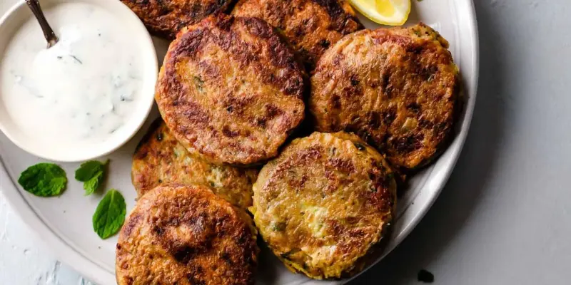 طرز تهیه کوکوی عدس با مرغ و سیب‌زمینی؛ یک غذای نونی خوشمزه