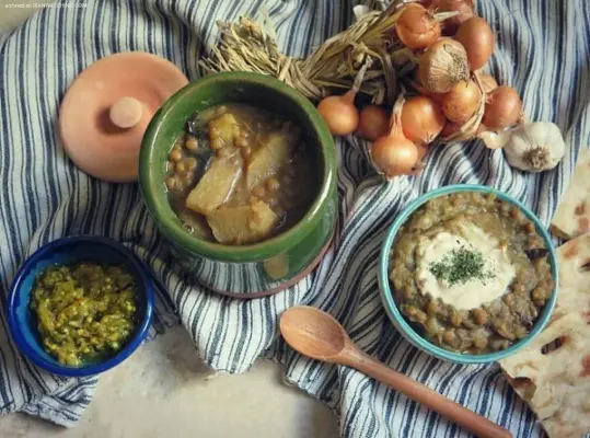 طرز تهیه آبگوشت کلم قمری همدانی؛ آبگوشت سنتی با کشک و سیر