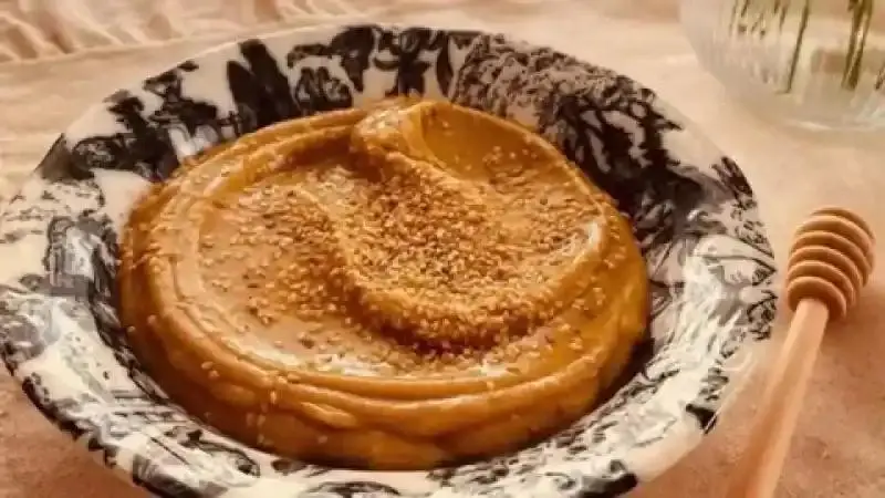طرز تهیه حلوای کنجد ساده و خانگی؛ حلوای کنجد سفید و سیاه با عسل و شیره