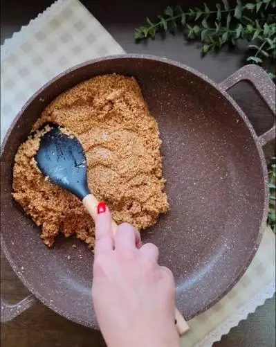 طرز تهیه حلوای کنجد ساده و خانگی؛ حلوای کنجد سفید و سیاه با عسل و شیره