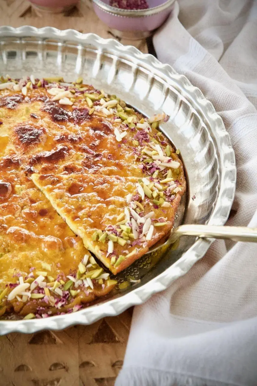 طرز تهیه خاگینه مغزدار تبریزی؛ دستور مجلسی با گردو، زعفران و شهد