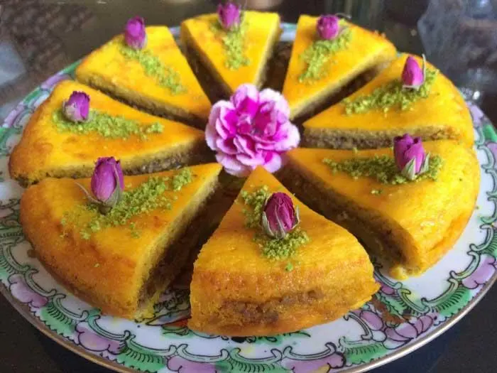 طرز تهیه خاگینه مغزدار تبریزی؛ دستور مجلسی با گردو، زعفران و شهد