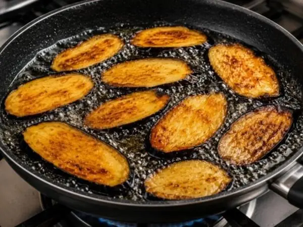 طرز تهیه بادمجان ترکی بقچه ای با گوشت و سیب زمینی