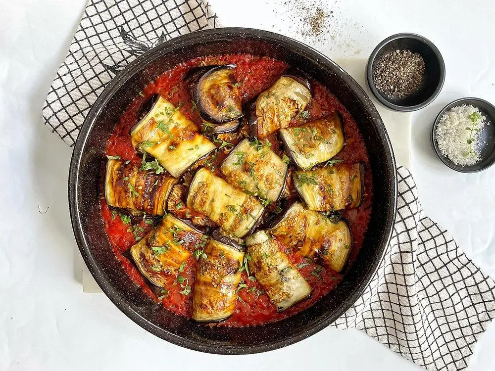 طرز تهیه بادمجان ترکی بقچه ای با گوشت و سیب زمینی