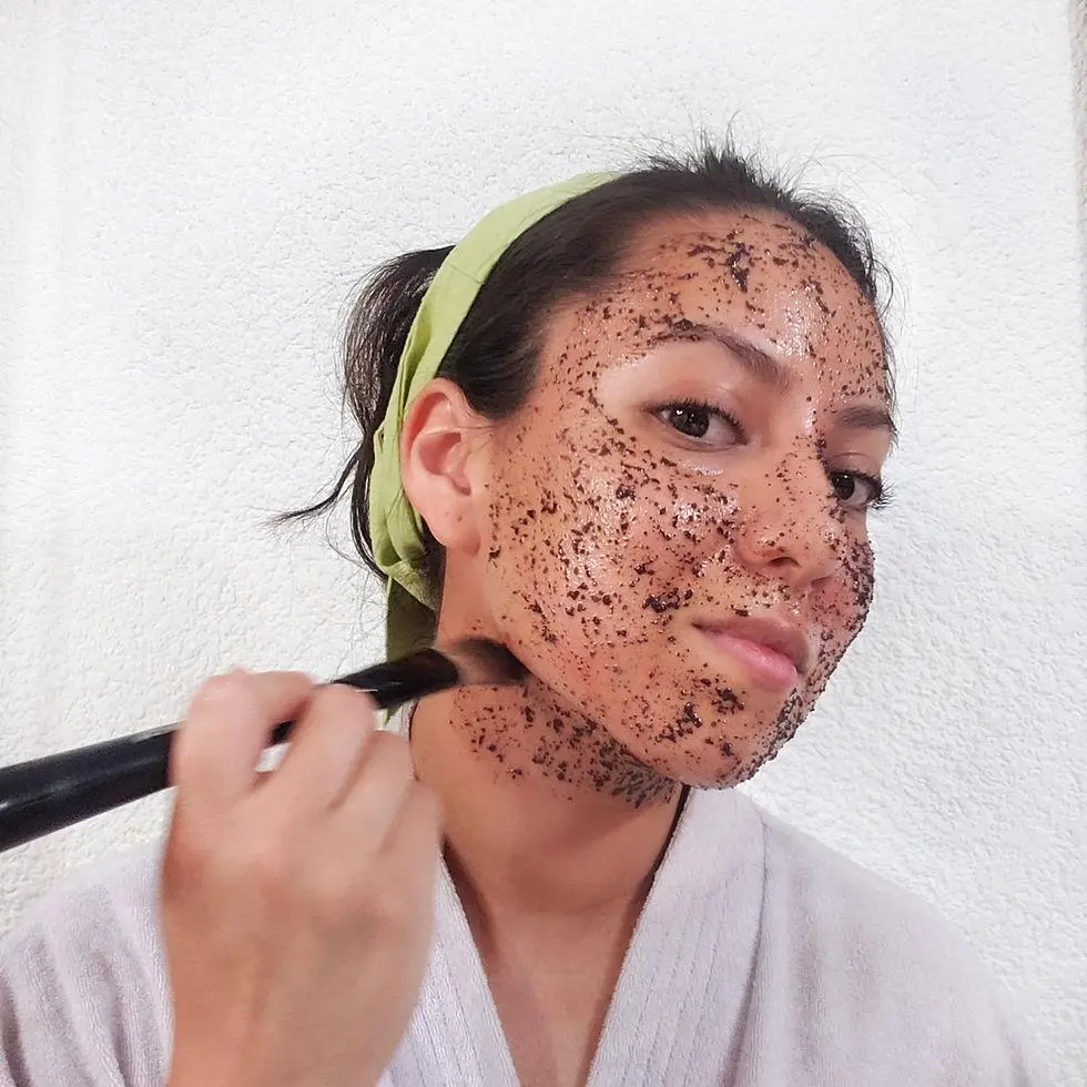 بهترین ماسک ضد چروک و لیفت صورت در خانه؛ آبرسانی پوست و روش استفاده ایمن
