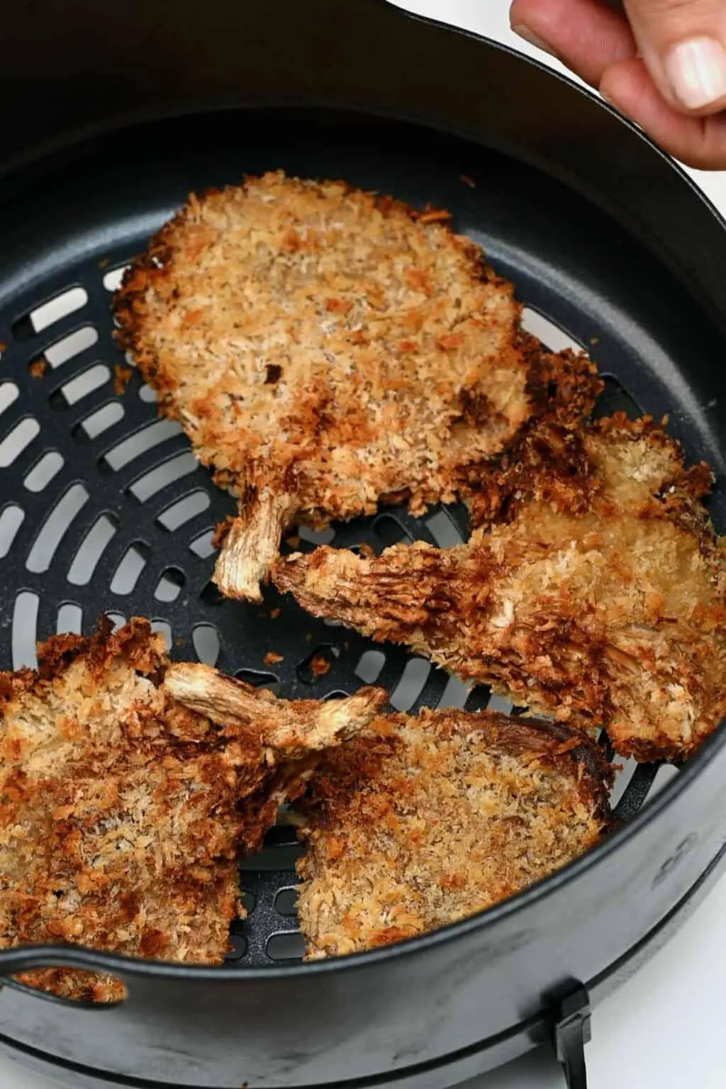 طرز تهیه قارچ صدفی سوخاری ترد و طلایی؛ آموزش سرخ کردن در روغن و سرخ‌کن بدون روغن