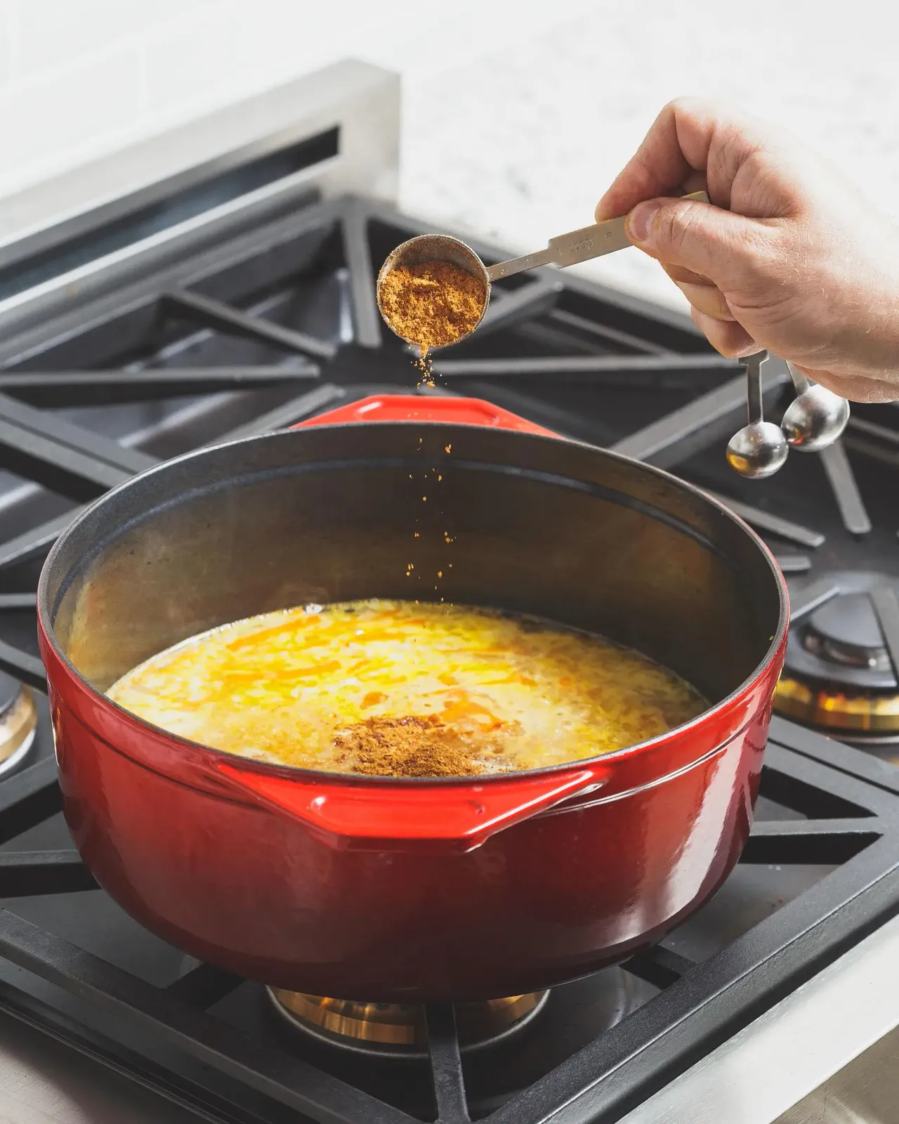 طرز تهیه پلو زردچوبه؛ برنج زرد خوش‌رنگ و دانه‌دانه