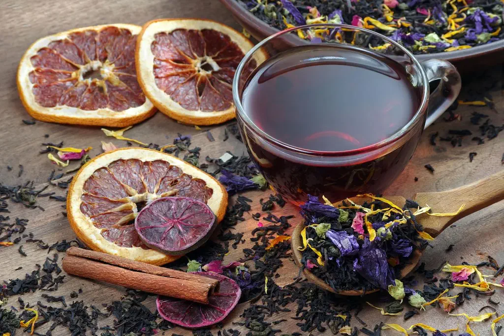 چای عصرانه و دمنوش گیاهی؛ روش دم کردن و بهترین خوراکی‌های همراه