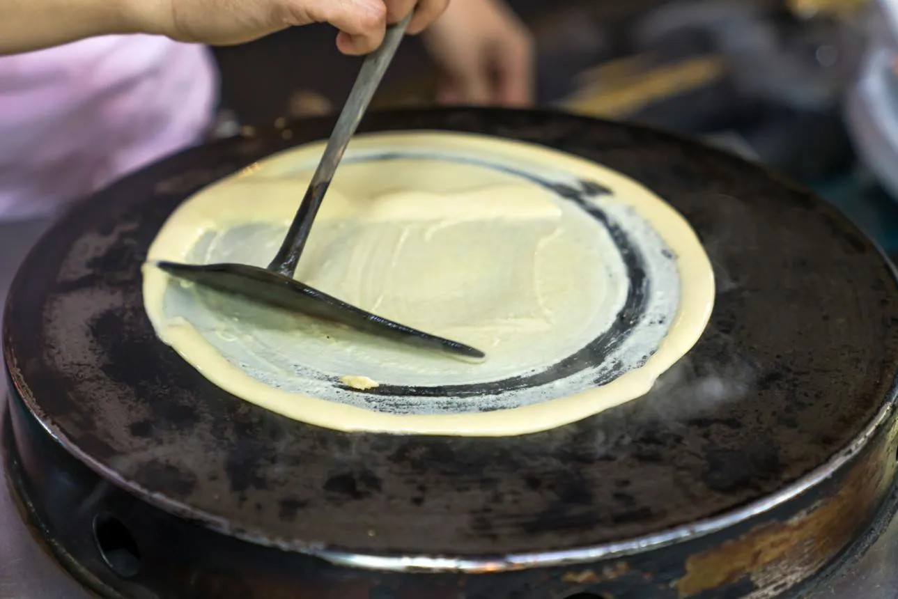 طرز تهیه نان توموشی بندری با تخم‌مرغ و مهیاوه؛ نان سنتی جنوب ایران