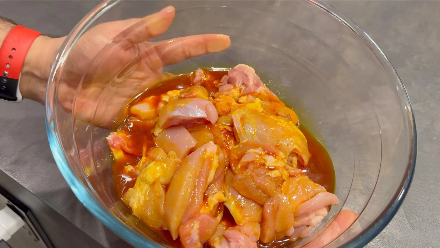 طرز تهیه خورش آلو اسفناج با مرغ؛ خورش مجلسی با طعم ملس