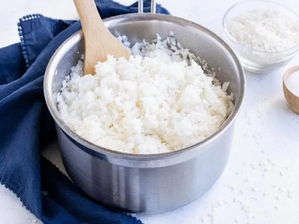 برنج و چاقی؛ چند قاشق برنج بخوریم که چاق نشویم؟